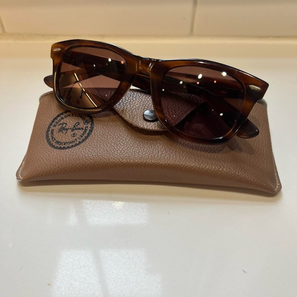 Vintage Ray-Ban Tortoiseshell Wayfarer made in USA